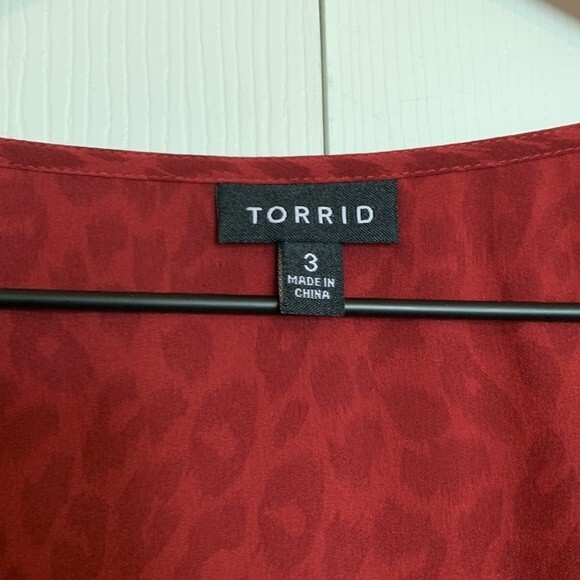 Torrid Satin Animal Leopard Print Button Front Blouse 3X - Picture 8 of 11